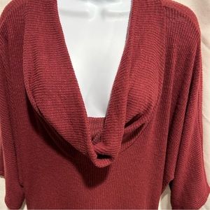 Women’s maroon scoop neck, short sleeve sweater, size large with tags still on.